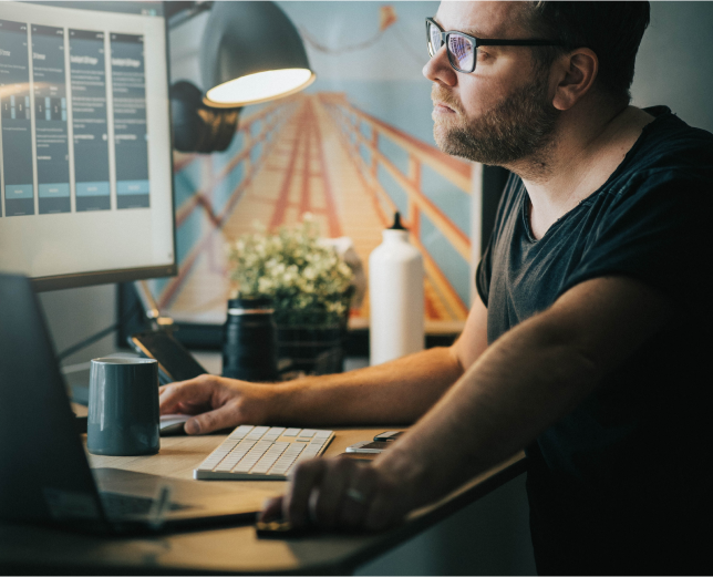 Professional man using Zappaty to share files securely from his PC