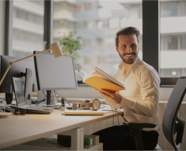 Man using Zappaty in office setting