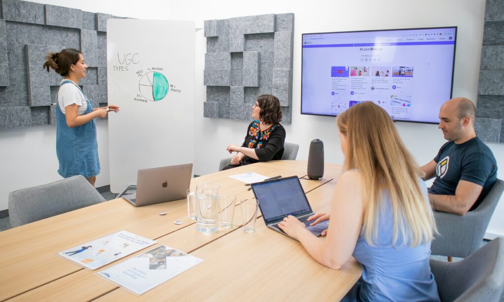 Sharing content as a team with Zappaty